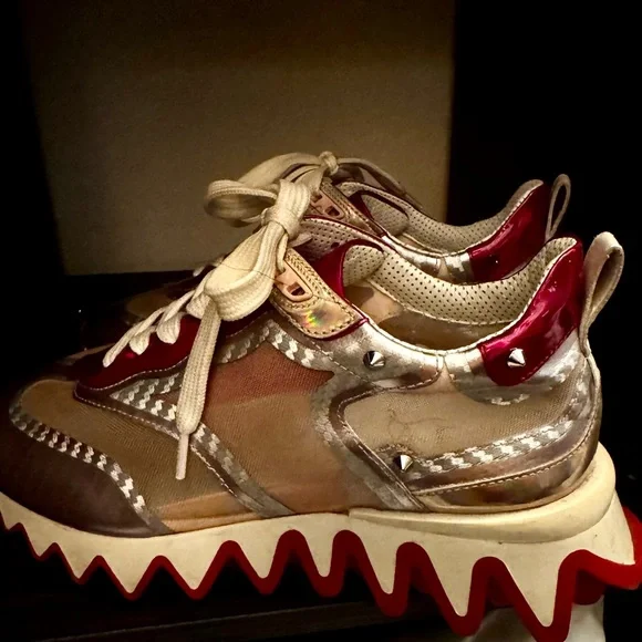 Louboutin Loubishark gym shoe 👟
Box and dust bags included - Picture 5 of 9